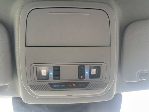 Used 2022 Ford Explorer XLT image 28