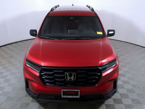 Used 2024 Honda Pilot Sport image 4