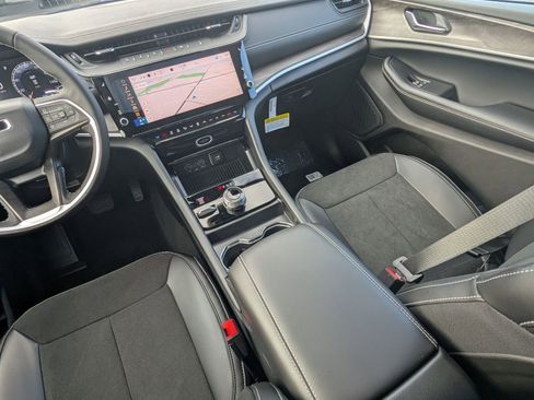 New 2026 Jeep Grand Cherokee Laredo image 24