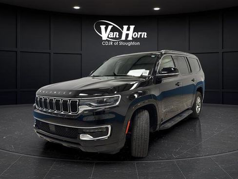 Used 2023 Jeep Wagoneer 4WD image 3