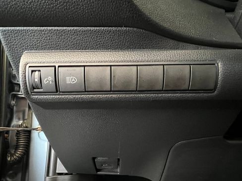 Used 2020 Toyota Corolla SE w/ SE Premium Package image 22