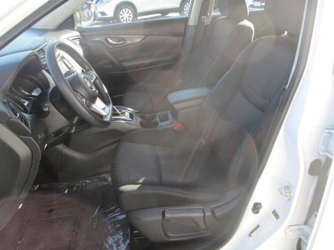 Used 2018 Nissan Rogue S image 10