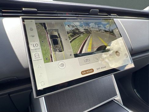 New 2025 Land Rover Range Rover Long Wheelbase SE image 27