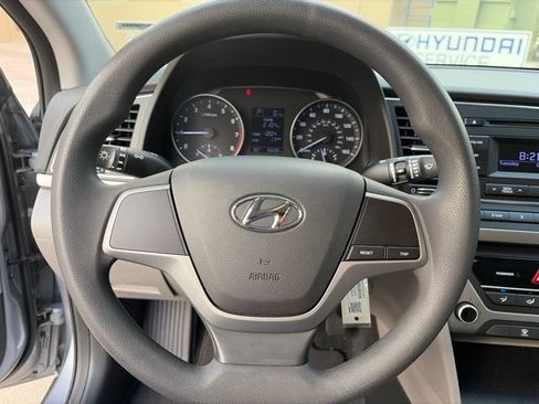 Used 2017 Hyundai Elantra SE FWD image 14