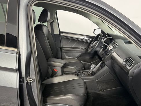 Used 2022 Volkswagen Tiguan SE AWD/4WD image 29