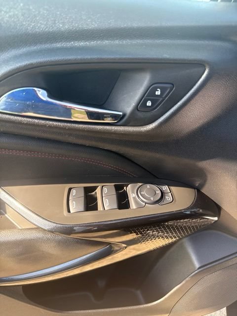 Used 2024 Chevrolet Trax RS w/ Sunroof Package FWD image 13