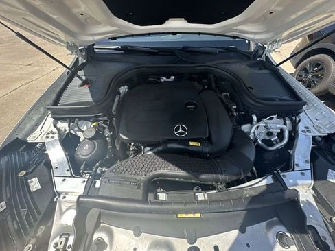 Used 2022 Mercedes-Benz GLC 300 4MATIC image 32