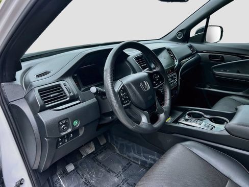 Used 2024 Honda Passport Black Edition image 9