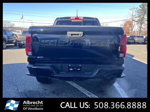 Used 2023 Chevrolet Colorado Trail Boss w/ Technology Package image 4