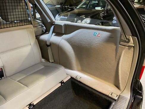 Used 2000 Mercedes-Benz E 320 Wagon image 26
