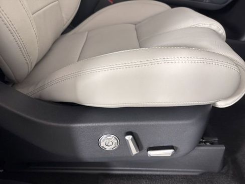 New 2025 Lincoln Navigator Reserve image 21