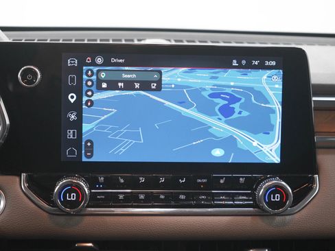 Used 2024 GMC Canyon Denali AWD/4WD image 18