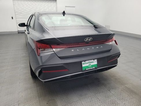 Used 2024 Hyundai Elantra SEL FWD image 6