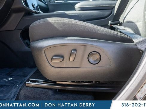 Used 2025 GMC Acadia Elevation image 17