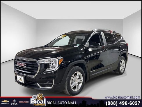 Used 2022 GMC Terrain SLE w/ Driver Convenience Package image 1