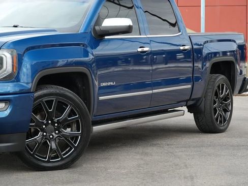 Used 2017 GMC Sierra 1500 Denali w/ Denali Ultimate Package AWD/4WD image 9