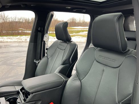 Used 2024 Jeep Grand Cherokee Overland w/ Adv Protech Group III image 19