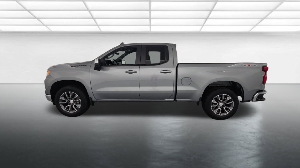Used 2023 Chevrolet Silverado 1500 LT w/ Safety Package AWD/4WD image 4