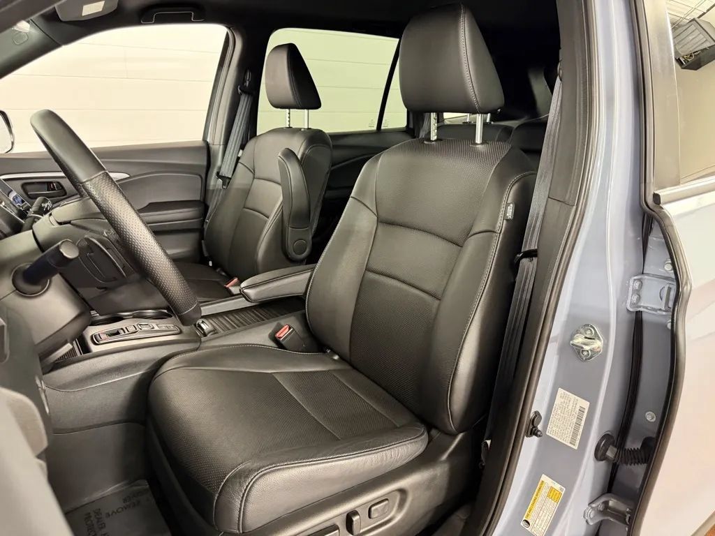 Used 2023 Honda Passport EX-L image 13