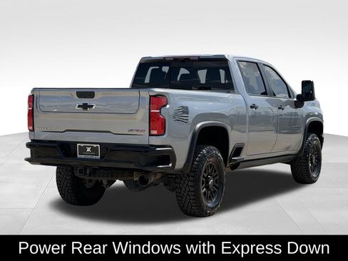 Used 2025 Chevrolet Silverado 2500 ZR2 w/ Technology Package AWD/4WD image 10