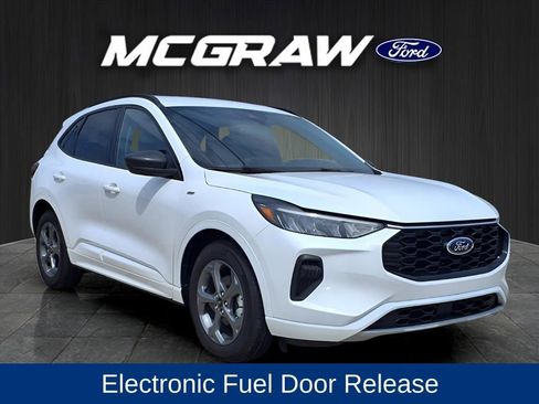 Used 2023 Ford Escape ST-Line w/ Equipment Group 301A image 4