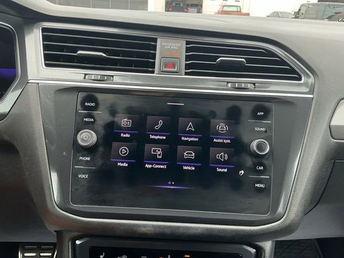 Used 2022 Volkswagen Tiguan SE R-Line FWD image 26
