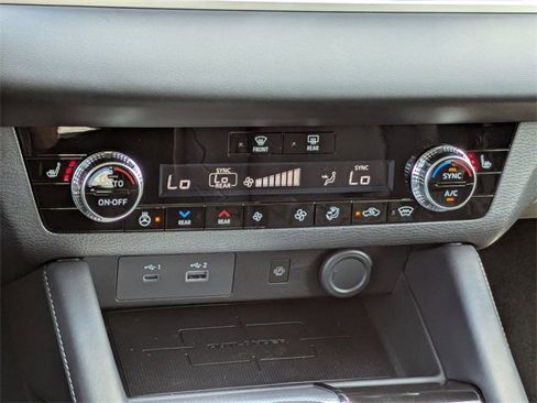 New 2025 Mitsubishi Outlander SEL image 21