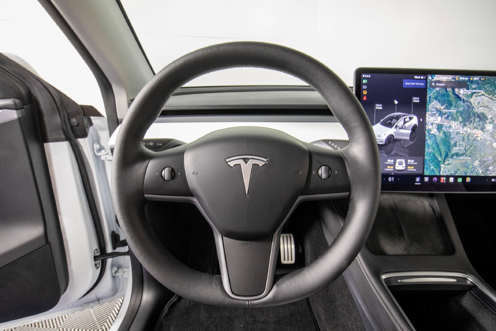 Used 2025 Tesla Model Y Performance AWD/4WD image 20