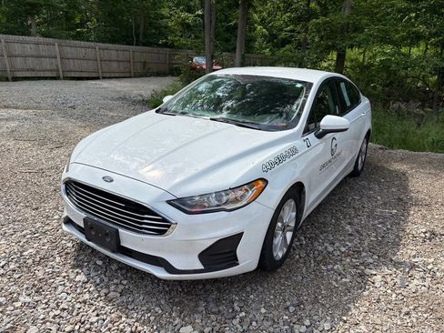 Used 2020 Ford Fusion SE FWD image 1