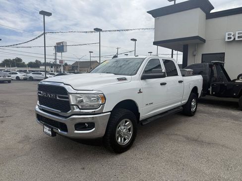 Used 2022 RAM 2500 Tradesman w/ Chrome Appearance Group AWD/4WD image 2