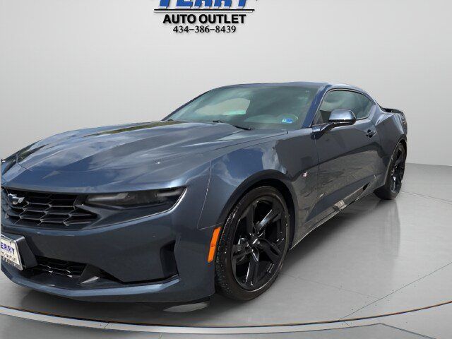 Used 2019 Chevrolet Camaro LT w/ Technology Package RWD image 4
