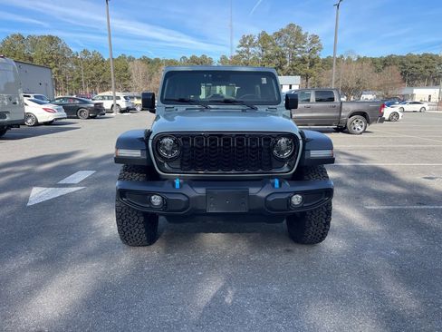 Used 2024 Jeep Wrangler Unlimited image 3