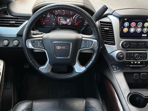 Used 2016 GMC Yukon XL SLT w/ Open Road Package AWD/4WD image 15