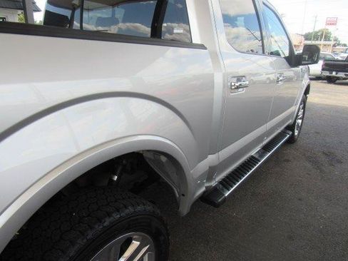 Used 2019 Ford F150 Lariat w/ Equipment Group 502A Luxury AWD/4WD image 18