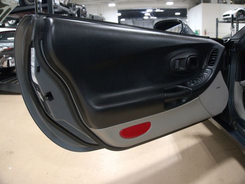 Used 2003 Chevrolet Corvette Convertible w/ Preferred Equipment Group1 image 33