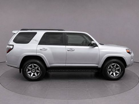 Used 2021 Toyota 4Runner SR5 AWD/4WD image 4