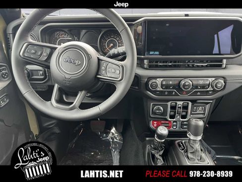 New 2025 Jeep Wrangler Unlimited Rubicon w/ Technology Group image 8