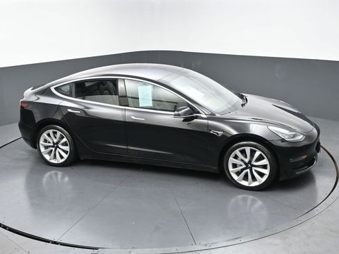 Used 2018 Tesla Model 3 Mid Range image 42