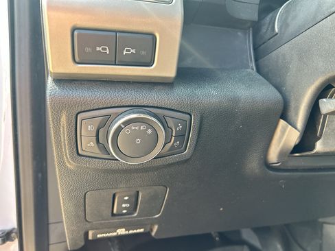 Used 2020 Ford F250 Lariat w/ Lariat Value Package AWD/4WD image 23