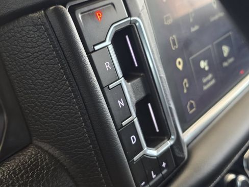 Used 2024 GMC Yukon Denali RWD image 18