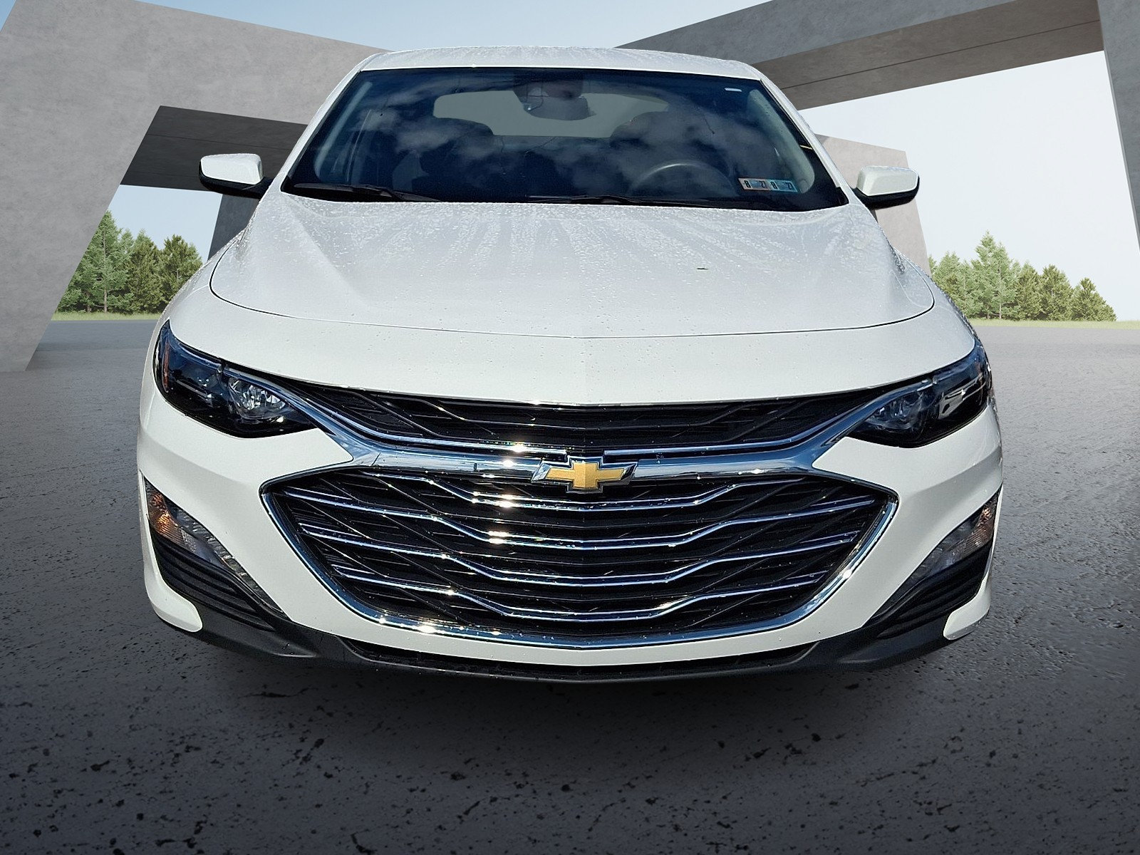 Used 2025 Chevrolet Malibu LT FWD image 2