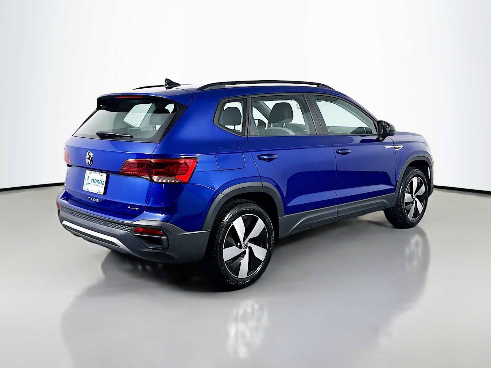 Used 2023 Volkswagen Taos S w/ Driver Assistance Package AWD/4WD image 5