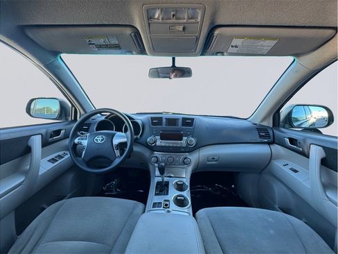 Used 2012 Toyota Highlander FWD w/ Tech Pkg image 20