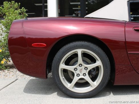 Used 2003 Chevrolet Corvette Convertible w/ Preferred Equipment Group1 RWD image 25