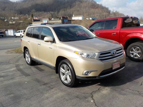 Used 2012 Toyota Highlander Limited w/ Tow Pkg image 5