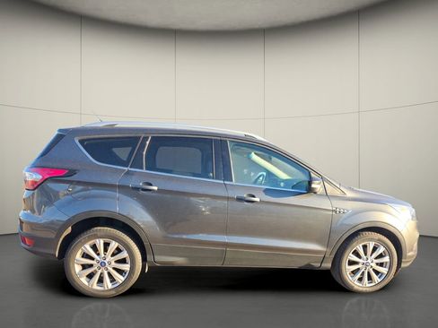 Used 2017 Ford Escape Titanium image 10