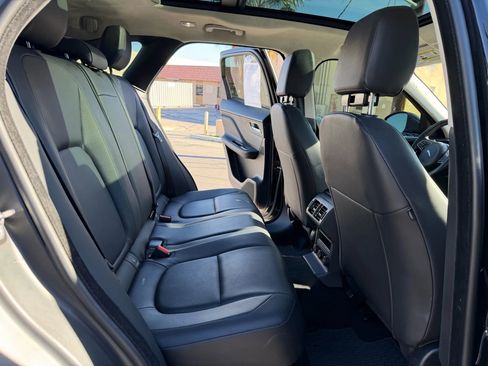 Used 2019 Jaguar F-PACE Premium image 15