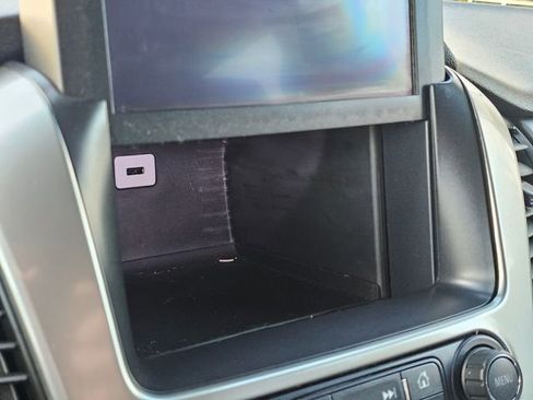 Used 2018 Chevrolet Suburban LT image 29