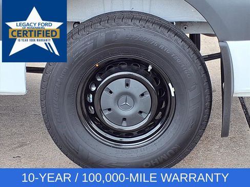 Used 2025 Mercedes-Benz Sprinter 2500 image 30