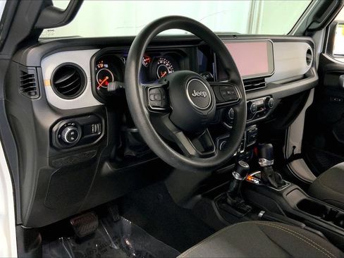 Used 2024 Jeep Gladiator Sport AWD/4WD image 14